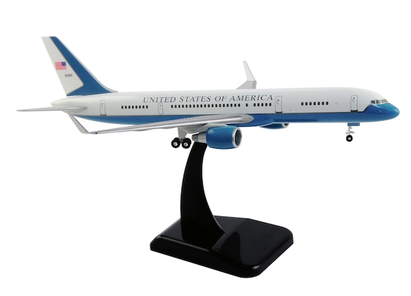 B757-200 C32A (United States of America) 80001 HG10260