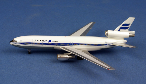 DC10-30 (Icelandair) N1035F AC419337
