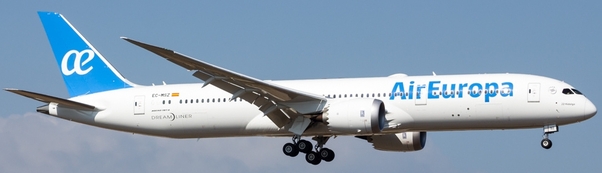 B787-9 (Air Europa) EC-MSZ With Antenna XX4050