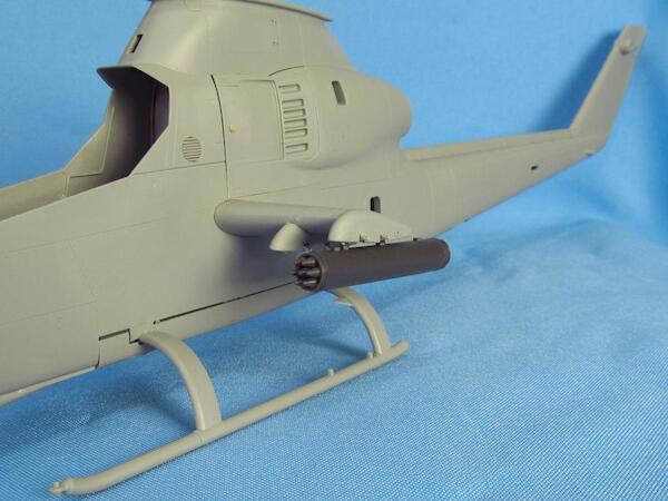 XM157 2 75 Inch Rocket Launcher For AH1 Cobra ICM 