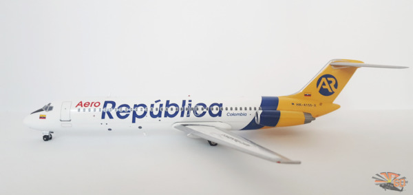 Douglas DC9-32 Aerorepublica HK-4155X With Stand IFDC932HK4155X