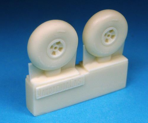 Westland Whirlwind fighter mainwheels BR72146