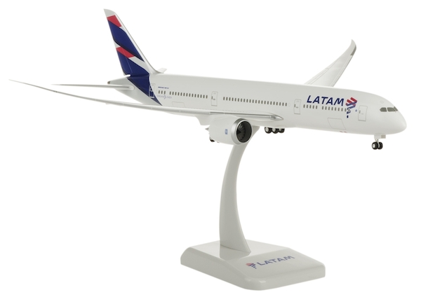 B787-9 (LATAM) w/stand HG10734