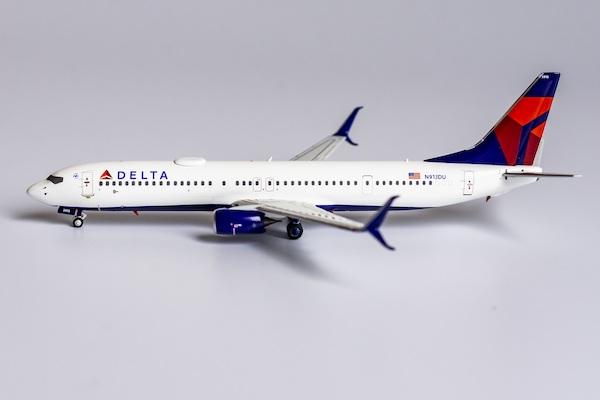 Boeing 737-900ER Delta Air Lines N913DU  79005
