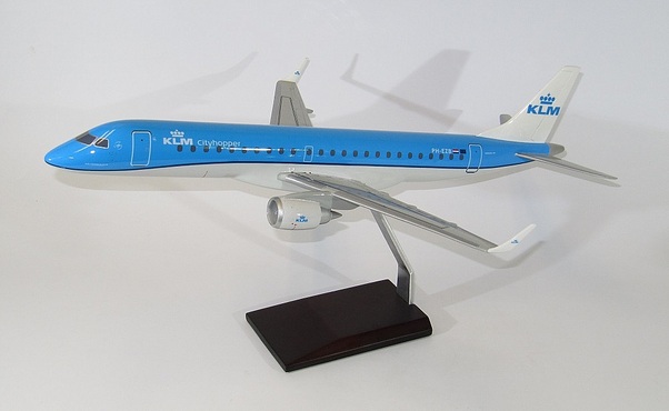 Embraer ERJ190 KLM Cityhopper PH-EZB new colour scheme PA097