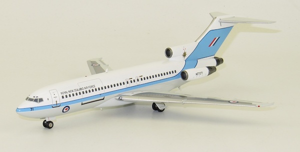 B727-100 (Royal New Zealand Air Force) NZ7271 With Stand IF721RNZAF01