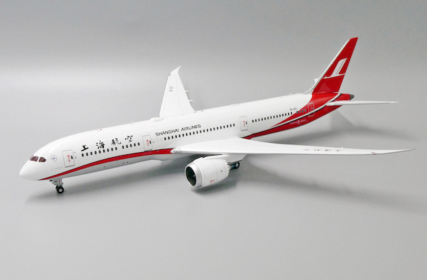 Boeing 787-9 Dreamliner Shanghai Airlines B-1113 LH2131