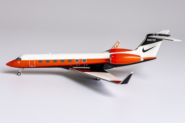Gulfstream G550 Nike N1972N 2013's livery 75007