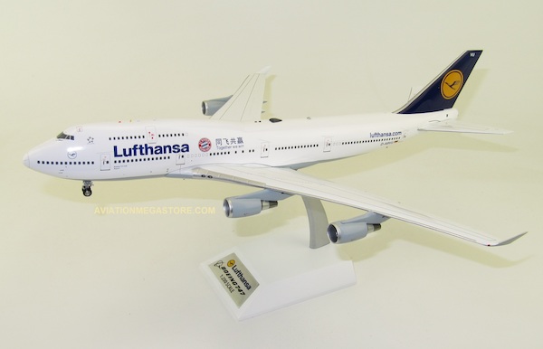 Boeing 747-400 Lufthansa D-ABVU with stand AV2011