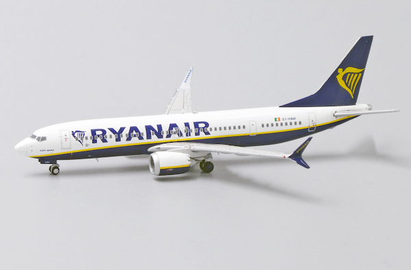 Boeing B737-8MAX 200 Ryanair EI-HAT With Antenna XX4149