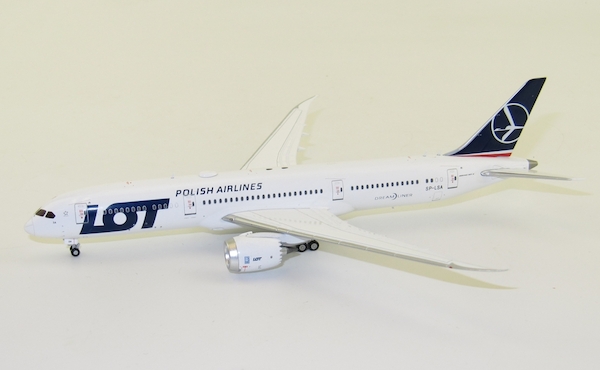 B787-9 (LOT Polish Airlines) SP-LSA With Antenna XX4424