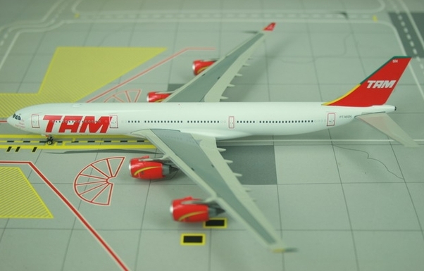 A340-500 (TAM old colors) PT-MSN 10632