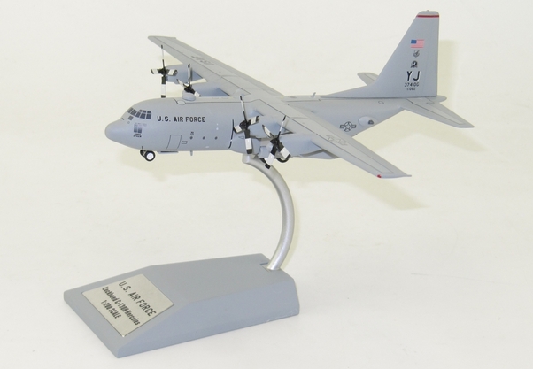 Hercules C130 (US Air Force, 74-2062) With Stand JF-C130-004