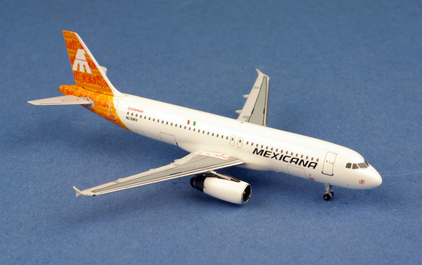 Airbus A320 Mexicana N230RX AC419231