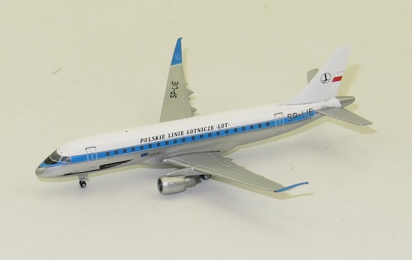 Embraer ERJ175 LOT retro SP-LIE JC175LOT