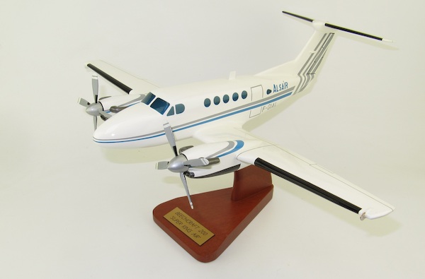 Beechcraft 200 Super King Air SMALL CRACKS IN THE WING VF012B