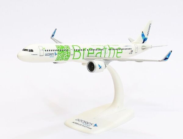 Airbus A321neo SATA Azores Airlines BREATHE CS-TSF 611947