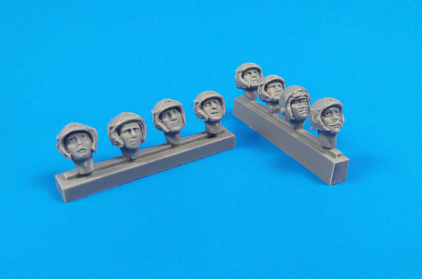 Universal Military Pilot Heads with helmets (8 pcs) F32320