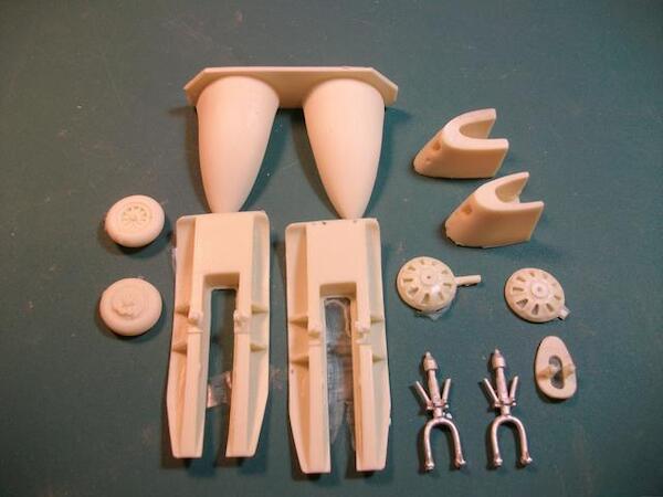 Late Model Beech 18 Ski bushplane conversion (ICM / Revell) LSM480590