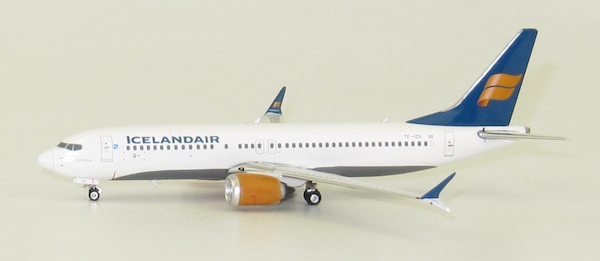 Boeing 737-8MAX Icelandair TF-ICU 04220