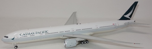 Boeing 777-300ER Cathay Pacific Airways B-KPP With Stand WB-777-3-017