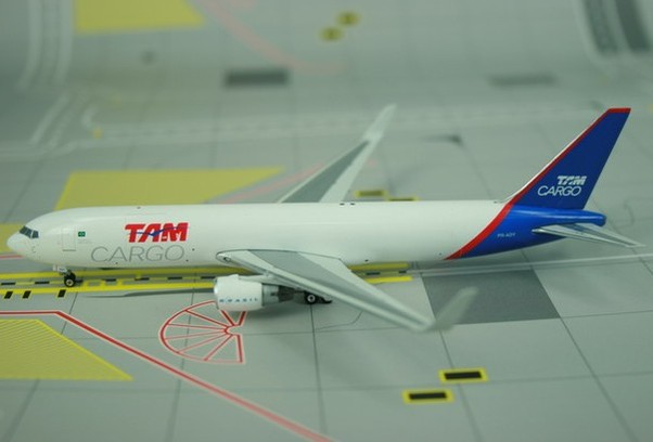 B767-300ER (TAM Cargo) PR-ADY 10696