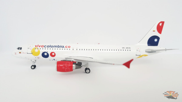 Airbus A320 Viva Colombia HK-4818 With Stand  IFA320HK4818