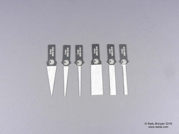 Micro sanders with medium fine (240) gri) and fine (400) grit RB-T042
