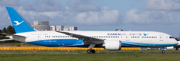 Boeing 787-9 Dreamliner Xiamen Airlines B-1357 with stand AV2013