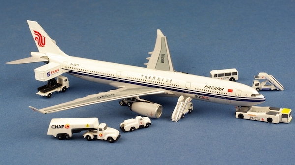 A330-300 (Air China) B-5977 with GSE set AC1607