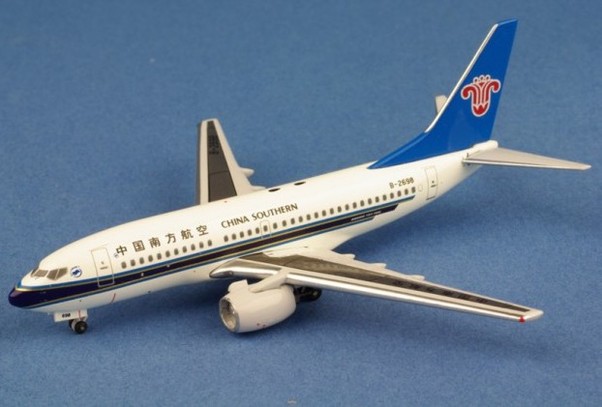 B737-700 (China Southern) B2698 AC1105B