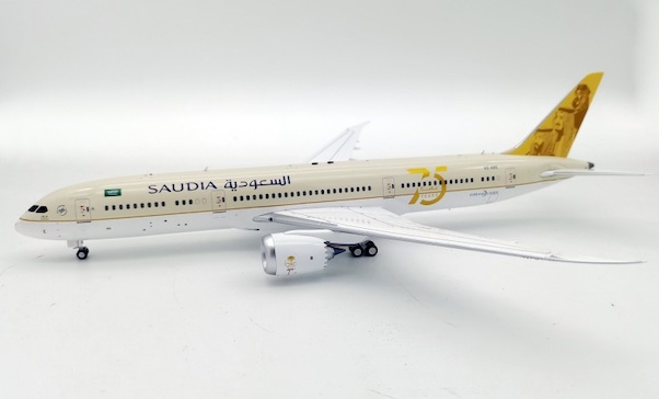 Boeing 787-9 Dreamliner Saudia Saudi Arabian Airlines HZ-ARE IF789SV1221