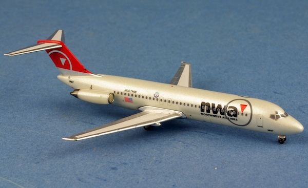 DC9-30 (Northwest) N607NW AC1624D
