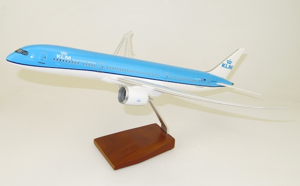 Boeing 787-9 KLM with transparent cockpit and cabin windows. NO LED lighting NO-LED787-KLM
