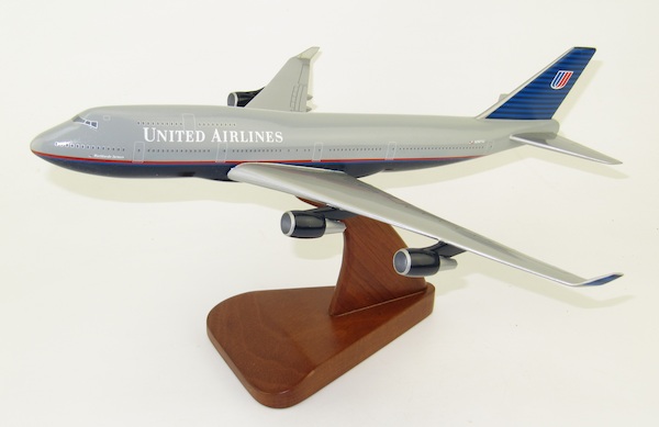Boeing 747-400 United Airlines TM744UNI