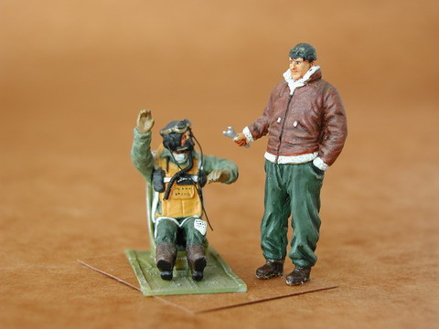 US Pilot (Sitting) & Mechanic WW2 CMK48022