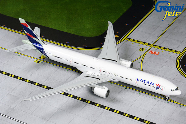 Boeing 777-300ER LATAM PT-MUI GJLAN1848