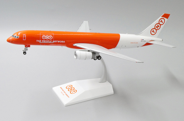 Boeing 757-200 TNT OE-LFB With Stand XX2202