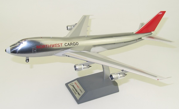 Boeing 747-200 Northwest Airlines Cargo N618US With Stand B-742-NWC-01