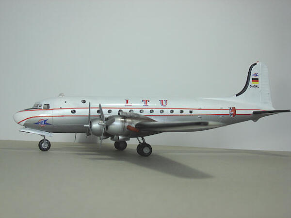 Douglas C54D Skymaster (LTU) 04877