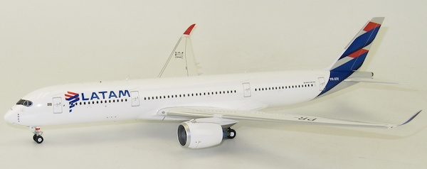 Airbus A350-900 LATAM PR-XTE With Stand IF350JJ001
