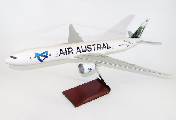 Boeing 777-300ER Air Austral TD009