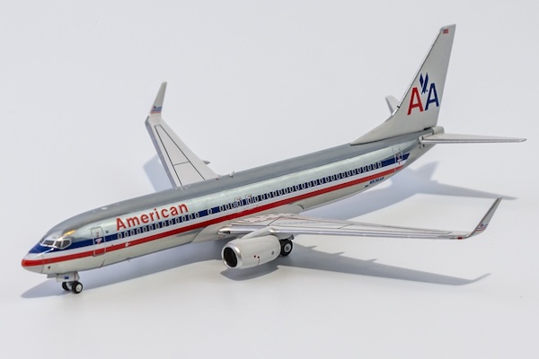 Boeing 737-800/w American Airlines N936AN chrome livery 58092