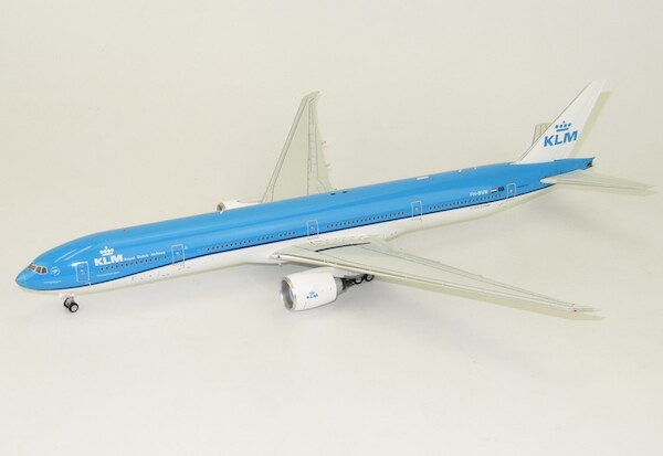 B777-300ER (KLM) PH-BVN with stand IF77730415