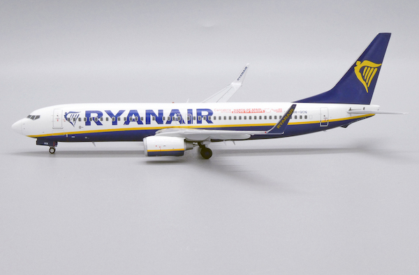 Boeing 737-800 Ryanair (Malta Air) 9H-QCN With Stand XX2439