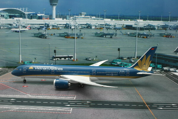 Boeing 787-9 Dreamliner Vietnam Airlines VN-A861 20111