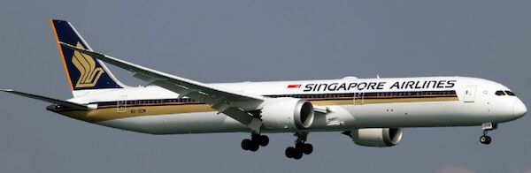 Boeing 787-10 Dreamliner Singapore Airlines 9V-SCM Flap Down EW278X004A