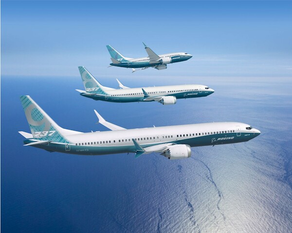 B737 MAX Flying Formation B737-MAX