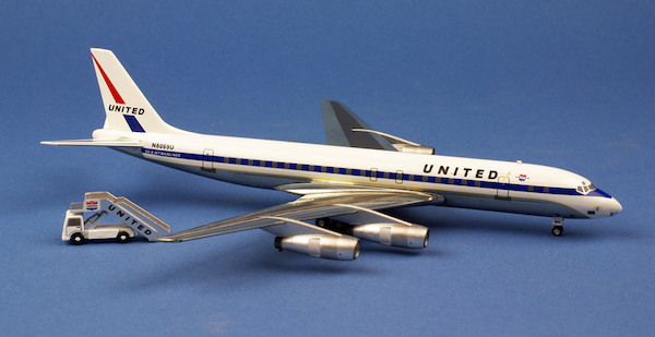 DC8-51 (United Airlines) N8069U AC219471