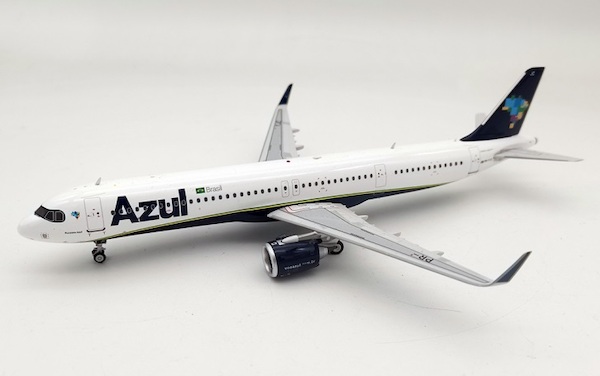 Airbus A321neo Azul Linhas Aereas Brasileiras PR-YJC with stand IF321AS0720